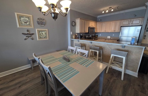 West Panama City Beach Condo | 🏖️Gulf Front Beauty-2BR-Pool+Hot tub-Emerald Isle 1504🏖️