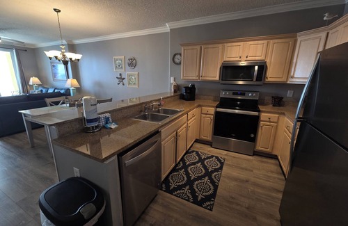 West Panama City Beach Condo | 🏖️Gulf Front Beauty-2BR-Pool+Hot tub-Emerald Isle 1504🏖️