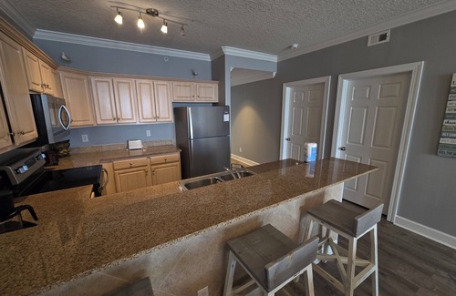 West Panama City Beach Condo | 🏖️Gulf Front Beauty-2BR-Pool+Hot tub-Emerald Isle 1504🏖️