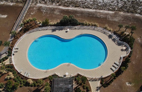Navarre Beach Condo | Gulf front Beach Colony W w/seasonal beach chair/umbrella service March-October