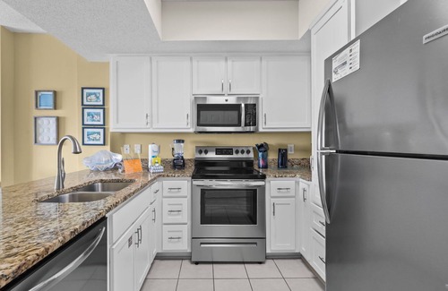 Orange Beach Condo | Gulf front condo w/pools, gym, hot tub, sauna & beach path!