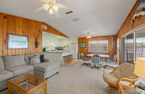 Cedar Key Apartment | Gulf front island stilt house