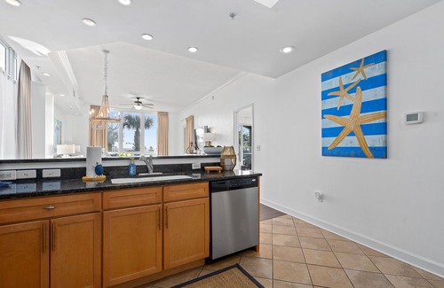 Gulfport Condo | Gulf-Front Luxury End Unit with Infinity Pool,