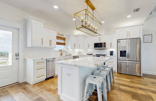 Dauphin Island House | Gulf-Front Oasis: Rooftop Heated Pool, Elevator & Dog-Friendly!