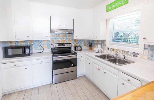 Dune Allen Beach House | GULF FRONT! Pet Friendly! Beach Cottage 30A- Dune Allen Beach