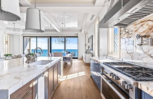 Seacrest House | GULF FRONT STUNNER with PRIVATE BEACH, POOL & SPA! BRAND NEW, Sleeps 28!