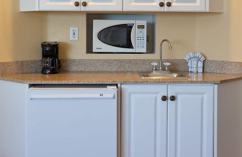 St. Pete Beach Resort | Gulf Front Studio at Tradewinds