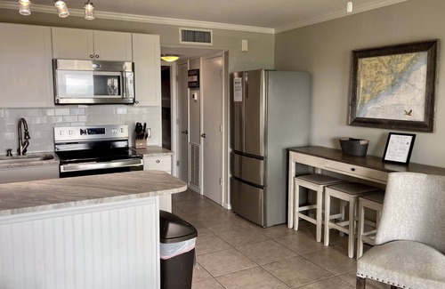 Isle of Palms Villa | Gulf-front villa near restaurants & state park with beach access, pool & pier