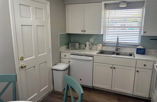 Holmes Beach House | Gulf Haven 5-minute walk to the gulf!