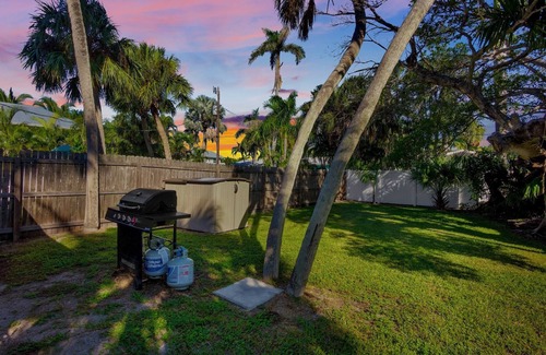 Holmes Beach House | Gulf Haven East! 5-minute walk to the Gulf!