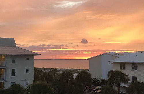 Navarre Beach Condo | Gulf Island Condo - third floor, sound views, walk to the beach