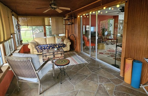 Venice Gardens Cottage | Gulf of Mexico is only 4 miles from our Old-Florida 1-bedroom Humble Home