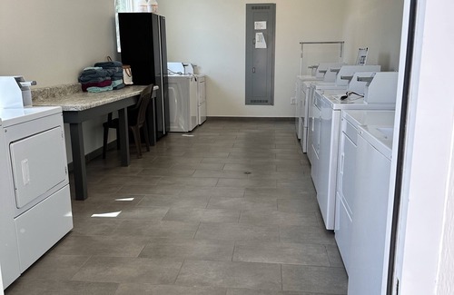 Oak RV Rental | Gulf Shores, AL RV Lot at Whispering Pines RV Resort West