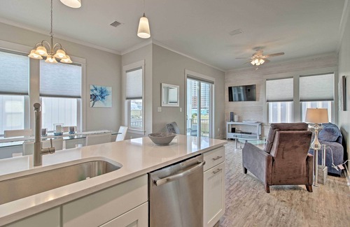 Gulf Shores Cottage | Gulf Shores Home w/Shared Pool, 2 Blocks to Beach