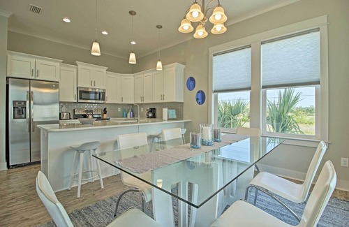Gulf Shores Cottage | Gulf Shores Home w/Shared Pool, 2 Blocks to Beach