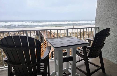 Ono Island Condo | Gulf Side Villas 1B Pet Friendly Gulf Front condo-Free Daily Activities