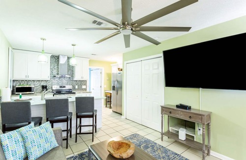 Panama City Beach Villa | Gulf View Condo with Pool & Grills. Minute walk to Beach. Pet-Friendly!