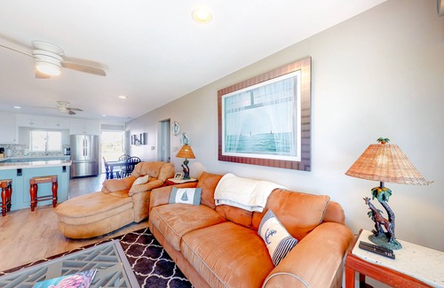 Mexico Beach House | Gulf view getaway with WiFi, sunroom, gas grill, A/C, & full kitchen