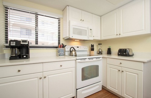 Beachview Country Club Estates Condo | Gulf View, Two Bedroom Unit with Den - Sundial R203