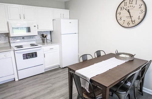 Gulfport Apartment | Gulfport 2 br Apt with pool + High speed Internet