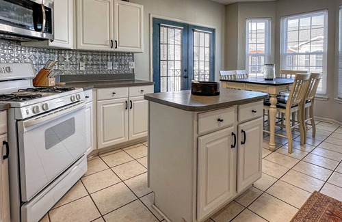 Gulfport Condo | Gulfport Condo: Pool and Beach