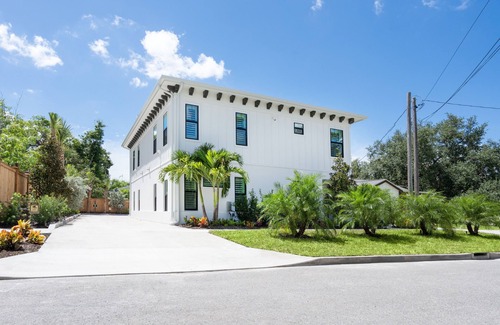 Central Sarasota Apartment | Gulfside Sarasota Retreat – Beach Close By