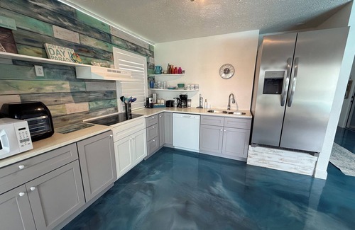 Spring Hill House | Gulfview Villa - waterfront, spacious, 5 bed, heated pool, direct gulf access