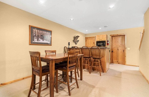 Lake Shore House | Gull Lake All-Season Getaway w/Private Deck