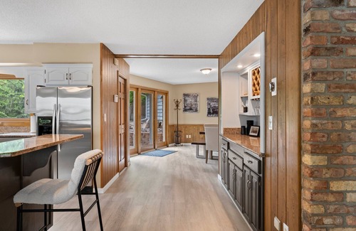 East Gull Lake House | Gull Lake Getaway | Dock, Sauna & Lake Toys