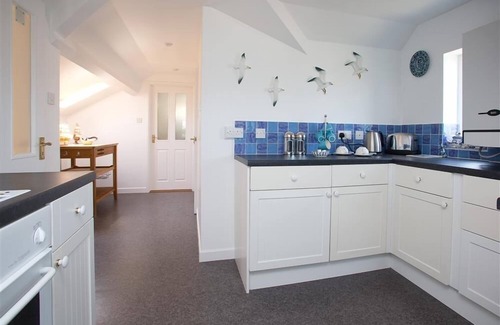 Beer Cottage | GULL'S REST, family friendly, with a garden in Beer
