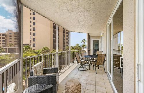 South Island Apartment | Gullwing #301 - 6620 Estero Blvd condo