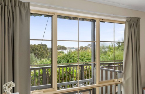 Queenscliff House | Gummy House by the Bay