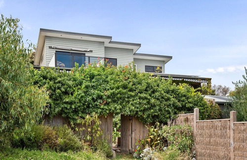 Queenscliff House | Gummy House by the Bay