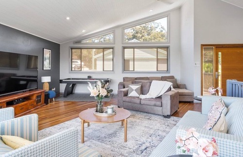Sunshine House | Gumnut House at Sunshine - Moments to Sunshine Park & Lake, the Perfect Family Entertainer!