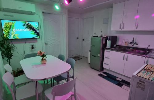 Chunggogil-tong House | Gunja House