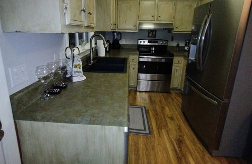 Scottsboro House | Guntersville Lake - access to boat launch and pier - sleeps 12