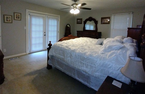 Scottsboro House | Guntersville Lake - access to boat launch and pier - sleeps 12