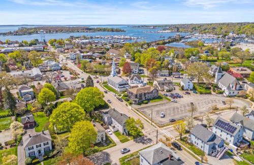 Mystic - New London House | Gurdon S Allyn House 6BR Historic Home Near Mystic Seaport