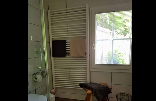 Waldshut-Tiengen Apartment | Gutenburghüsli, 80qm mit Garten und Grill, 1 Schlafzimmer, max. 2 Personen