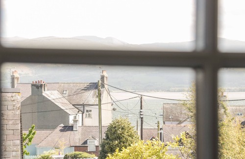 Beaumaris Cottage | GWEL Y MÔR, pet friendly, character holiday cottage in Beaumaris