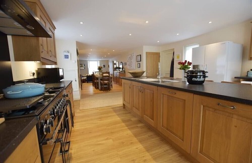 Newport Cottage | GWELFOR, NEWPORT, family friendly in Newport, Pembrokeshire