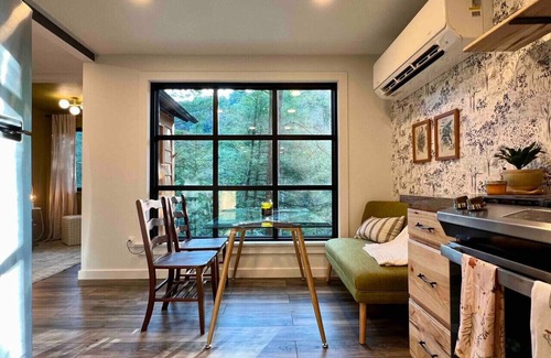 Ellwood City Cottage | Gwen's Cottage at Water's Edge