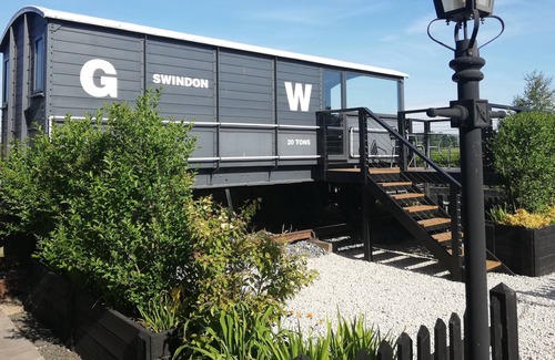 Newenden Cottage | GWR Toad - Original converted train carriage - Sleeps 2 - watch steam trains pass by 20ft away