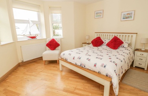Llanfairfechan Apartment | GWYLANEDD TWO, romantic, country holiday cottage in Llanfairfechan