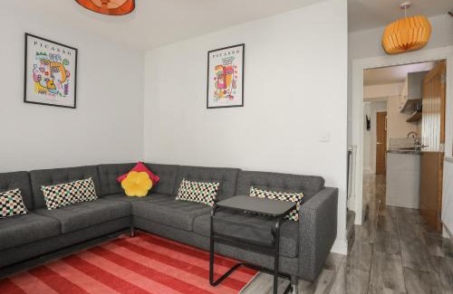 Nefyn House | Gwynle