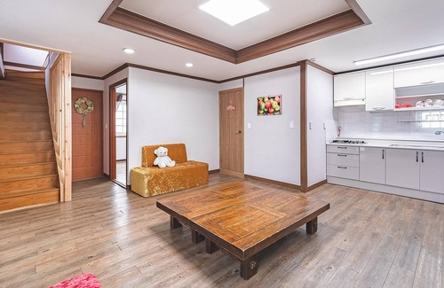 Gyeongju House | Gyeongju Cheongun28 Kids Poolvilla