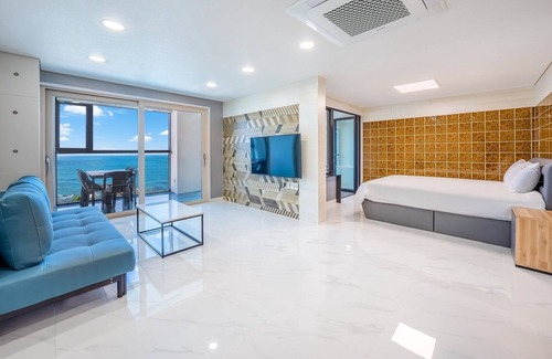 Gyeongju House | Gyeongju S&B Poolvilla Pension