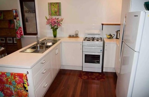 South Fremantle Cottage | Gypsy Cottage in South Fremantle