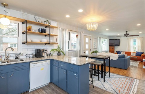 Eureka Springs House | Gypsy Haven: Retro Charm - Heart of the Upper Loop