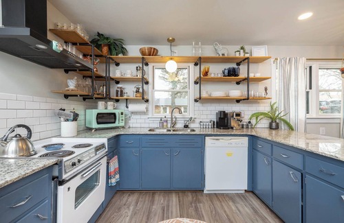 Eureka Springs House | Gypsy Haven: Retro Charm - Heart of the Upper Loop